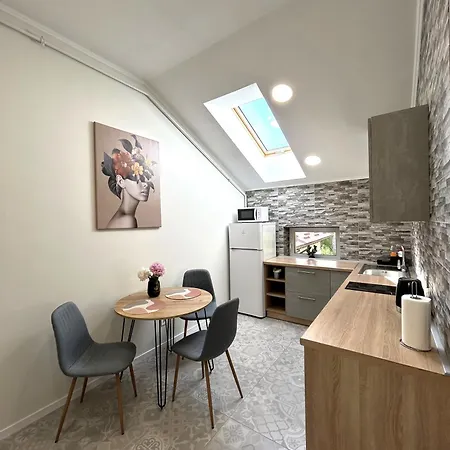 Modern Apartment, 5mins To Rynok Square Lejlighed Lviv