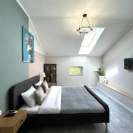 Modern Apartment, 5mins To Rynok Square Apartman *