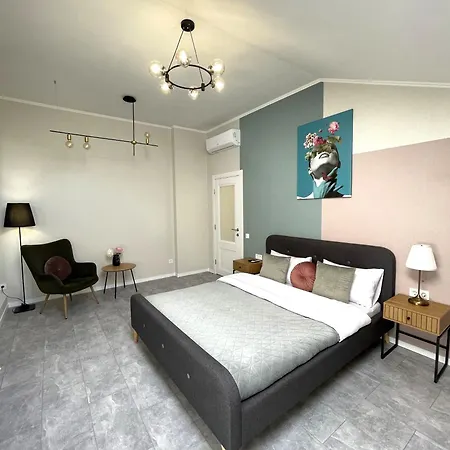 Apartamento Modern Apartment, 5mins To Rynok Square *