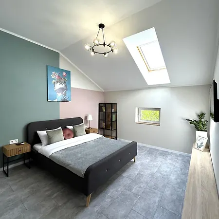 Modern Apartment, 5mins To Rynok Square * Leópolis