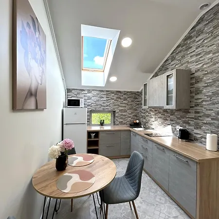 Modern Apartment, 5mins To Rynok Square